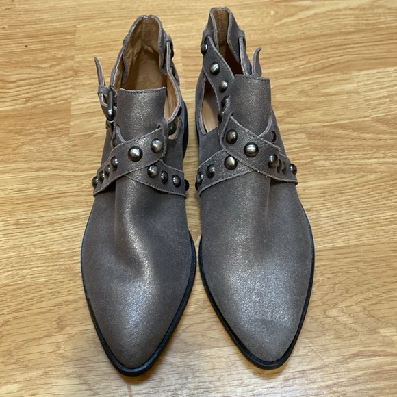 Corso Como Women's
Shoes Corso Como Doon
Genuine Leather
Studded Ankle Boots - Picture 2 of 5